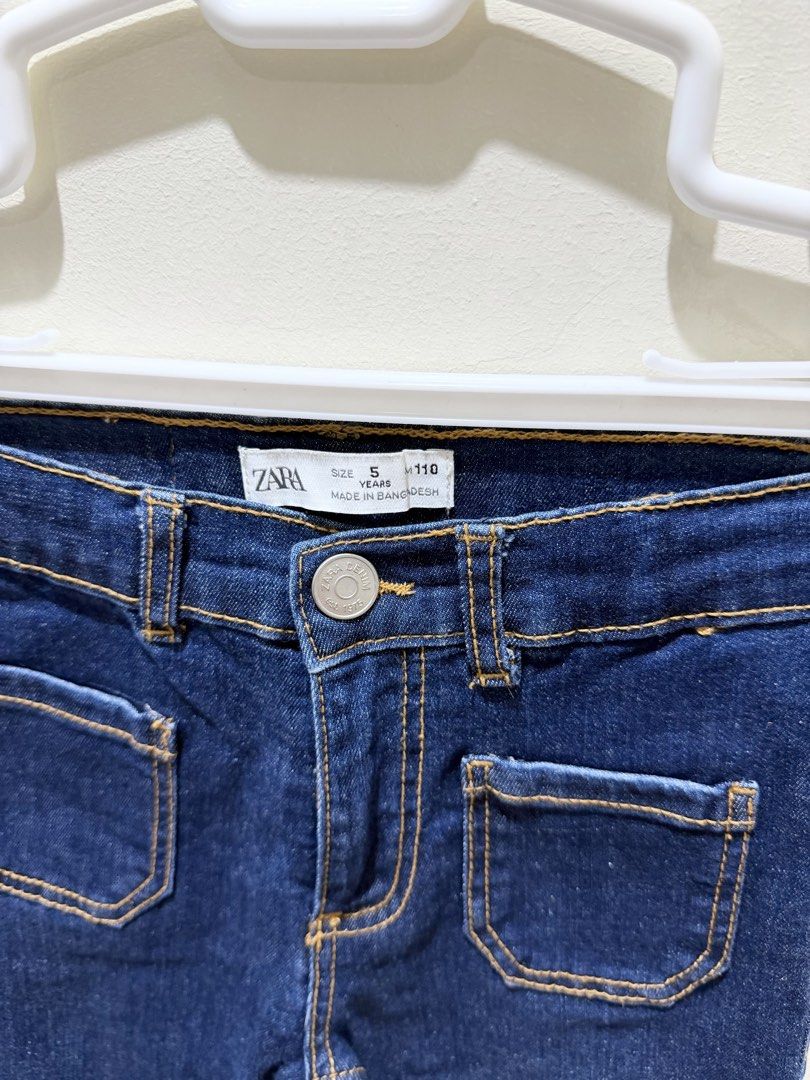 2pcs ZARA Kids Size 5Y Pants (Category: Babies & Kids Fashion) located in Malolos. Submitted by theroyalrunwayph (Listing ID 1464688444, Image 3). Description: Bundle sale! 2 Zara pants (bought for ₱1290 each). Size 5 Worn only once. Authentic. Bought from Zara BGC..