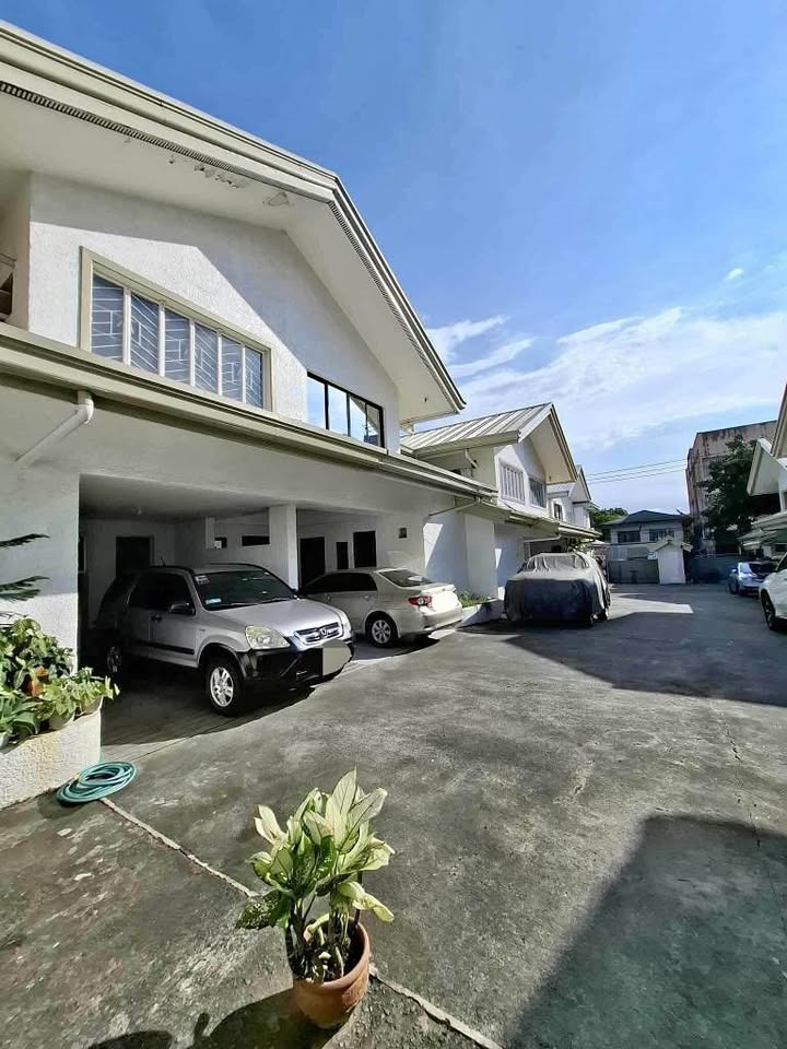 (Category: ) located in . Submitted by rmvlistings (Listing ID 1464594814, Image 1). Description: .