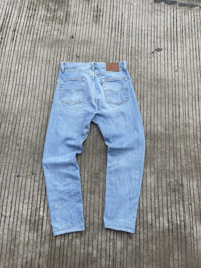 501 Levis (Category: Jeans) located in Bula. Submitted by grindstogolds (Listing ID 1464625036, Image 2). Description: 501 button fly levis Excellent 29 on tag 30 waist 36.5 length in measuring tape .