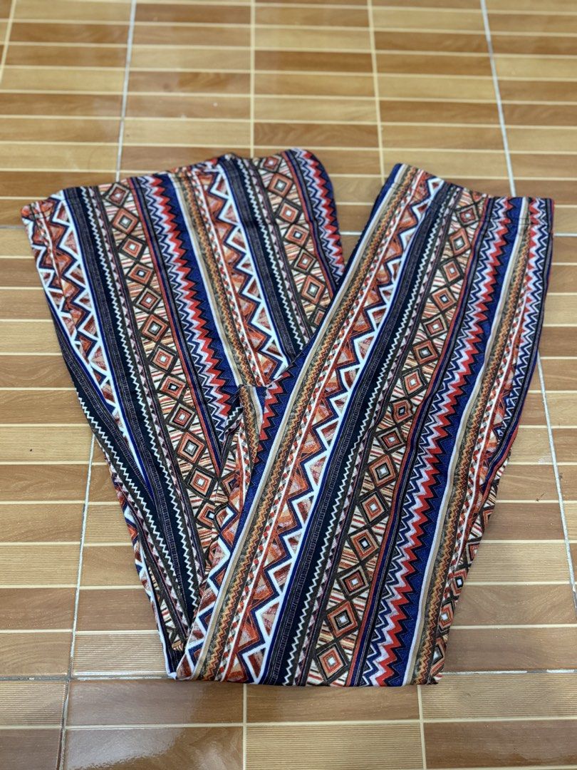 90’s Style Wide Legs Pants (Category: Other Bottoms) located in Naga. Submitted by sbcookieee (Listing ID 1464722073, Image 1). Description: .