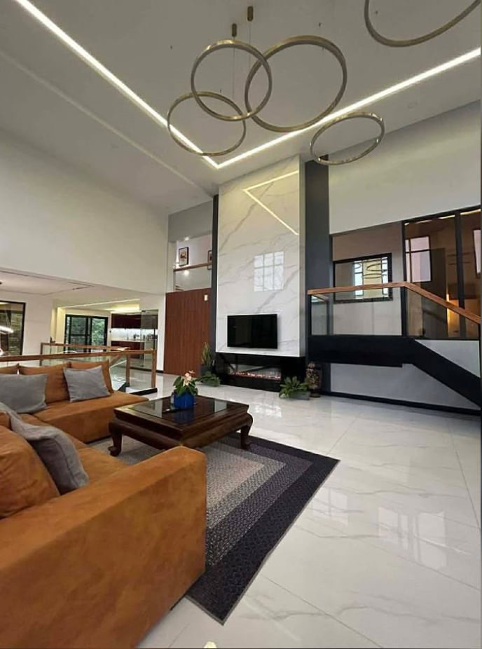 (Category: ) located in . Submitted by millionaire_listings (Listing ID 1464641812, Image 1). Description: .