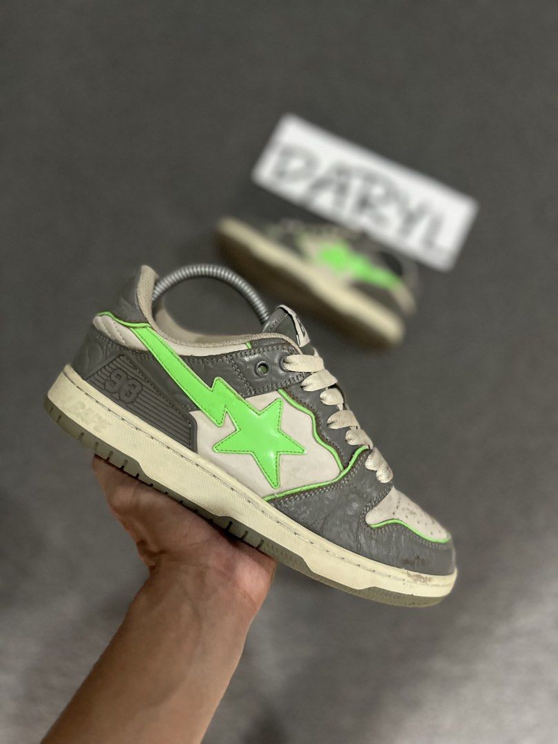 A Bathing Ape Bape SK8 Sta (Category: Sneakers) located in Manila. Submitted by darylthegw17607 (Listing ID 1464673007, Image 1). Description: A Bathing Ape Bape SK8 Sta Size on tag: 6 US / 24CM Condition: Excellent Issue: Dirt on toe box “need cleaning”.