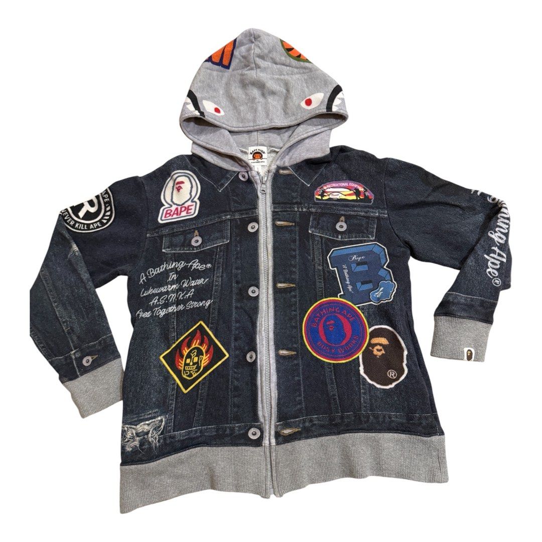 A Bathing Ape sweater (Category: Babies & Kids Fashion) located in Lipa City. Submitted by lifestyled (Listing ID 1464673691, Image 2). Description: A Bathing Ape sweater Size 150 Aa-17” L- 20.5” 💯 Authentic.
