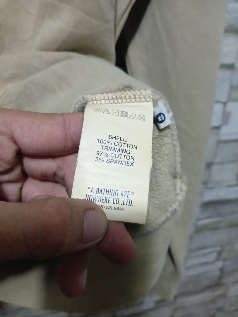 AAPE Pullover (Category: Coats, Jackets and Outerwear) located in Manila. Submitted by 322thriftshop (Listing ID 1464673256, Image 3). Description: AAPE (authentic/legit) • L'28 x W'23 • SIZE: L - XL •COLOR RATE: 9.8/10 •CONDITION: AS NEW •NO ISSUE!.