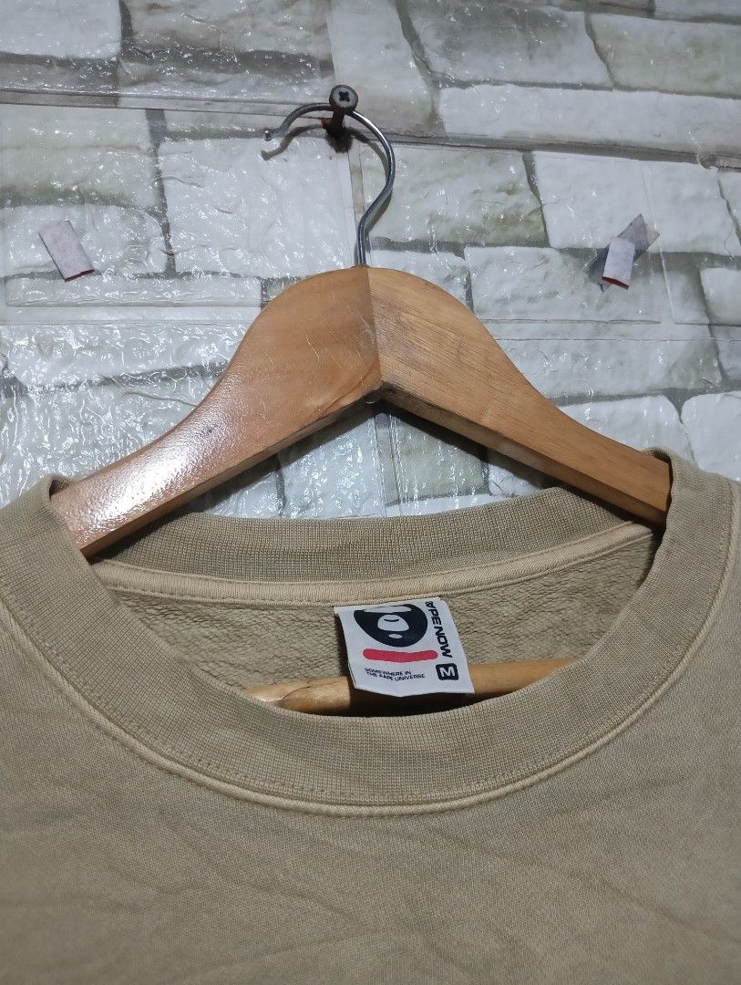 AAPE Pullover (Category: Coats, Jackets and Outerwear) located in Manila. Submitted by 322thriftshop (Listing ID 1464673256, Image 2). Description: AAPE (authentic/legit) • L'28 x W'23 • SIZE: L - XL •COLOR RATE: 9.8/10 •CONDITION: AS NEW •NO ISSUE!.