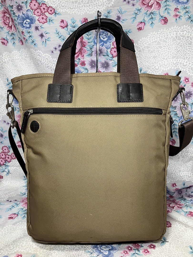 ACE GENE BUSINESS TOTE BAG (Category: Sling Bags) located in General Mariano Alvarez. Submitted by adonid (Listing ID 1464633994, Image 2). Description: ACE GENE BUSINESS TOTE BAG GOOD CONDITION NORMAL SIGN OF USAGE ONLY .