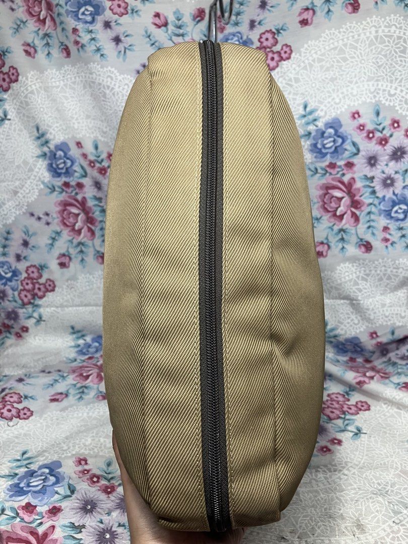 ACE GENE BUSINESS TOTE BAG (Category: Sling Bags) located in General Mariano Alvarez. Submitted by adonid (Listing ID 1464633994, Image 3). Description: ACE GENE BUSINESS TOTE BAG GOOD CONDITION NORMAL SIGN OF USAGE ONLY .