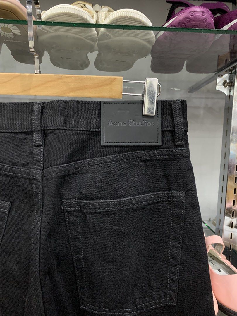 Acne Studio Baggy Pants (Category: Clothes Drying Rack) located in Bacolod City. Submitted by d_archives (Listing ID 1464745255, Image 3). Description: Acne Studio Baggy Pants 33 Waist 39 Length 11 Hem Like New 10/10 No Issue.