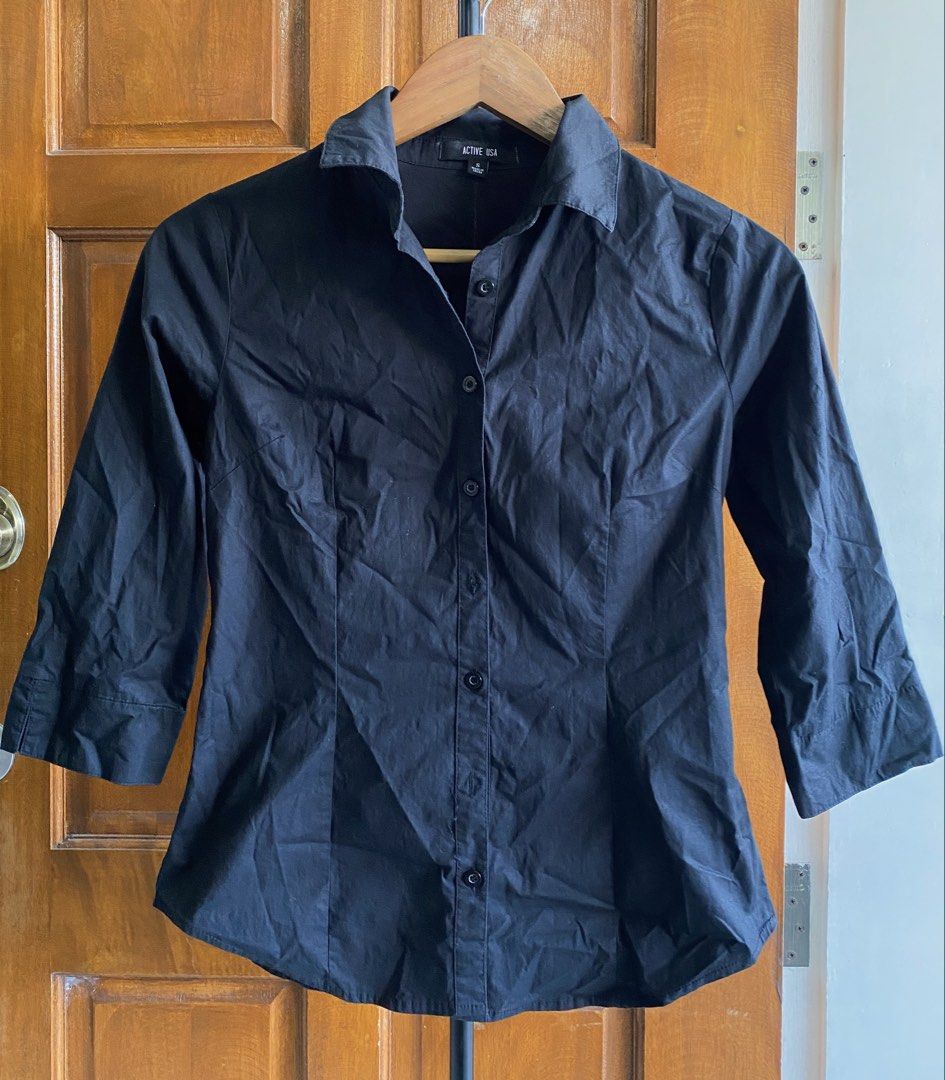 ACTIVE USA Black 3/4 Sleeve Collared Shirt Size S (Category: Shirts) located in Legazpi City. Submitted by engr.i (Listing ID 1464585459, Image 1). Description: - Brand: ACTIVE USA - Color: Black - Style: Collared shirt - Sleeves: 3/4 length - Closure: Button-up front - Fit: Fitted at the waist - Origin: Made in China - Size: S.