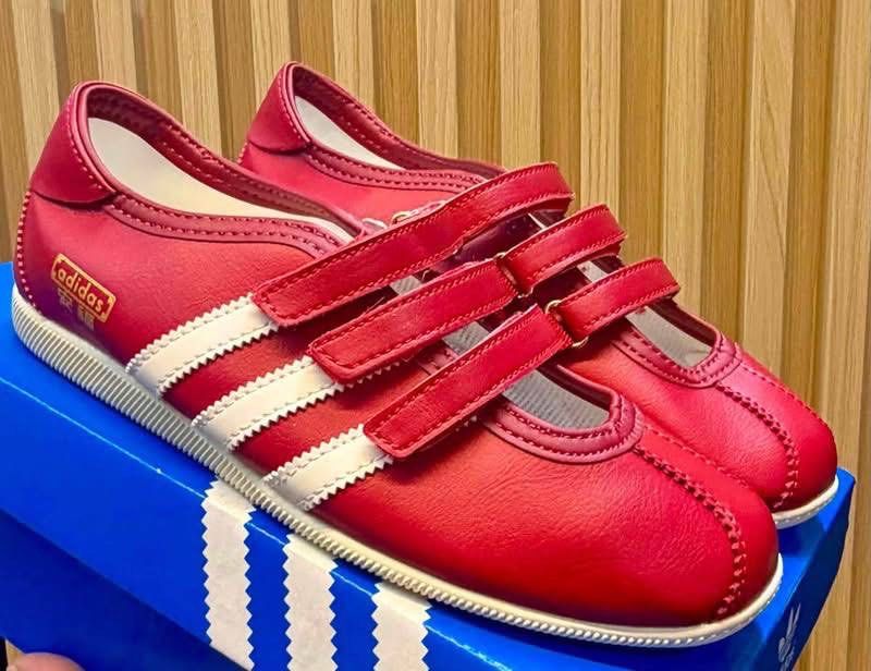 Adi Trainers (Category: Sneakers) located in Manila. Submitted by magicmike08 (Listing ID 1464593768, Image 2). Description: ✨N E W S T O C K S✨🔥 • sizes - (euro based) women: 36/37/38/39/40 🏷️ ₱2750 php 📩 DM to order .
