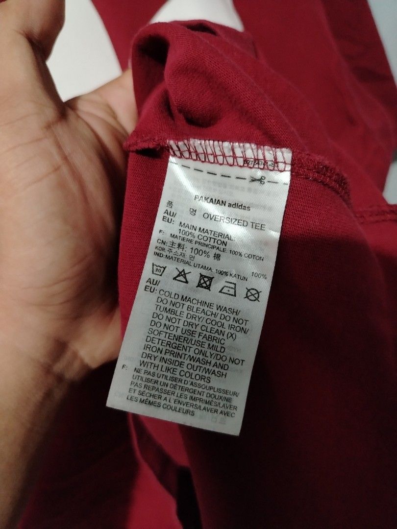 Adidas (Category: Tshirts & Polo Shirts ) located in Bocaue. Submitted by adrianberi35876 (Listing ID 1464609028, Image 3). Description: Adidas Width:21 Length:26.9 Exellent Condition Issue:Cut maintag only (still authentic) 📩 📩 📩 📍 Bocaue,Bulacan.