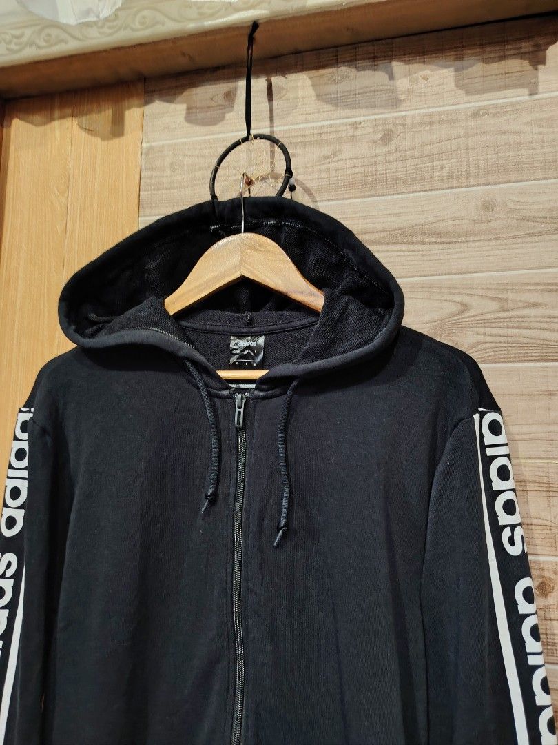 Adidas (Category: Hoodies) located in Makilala. Submitted by jaylordjasmin04 (Listing ID 1464609122, Image 3). Description: Adidas Excellent ❤️ Ready To Wear❤️ 22.5x28.5 Size:Large Color rate:10 No issue ..