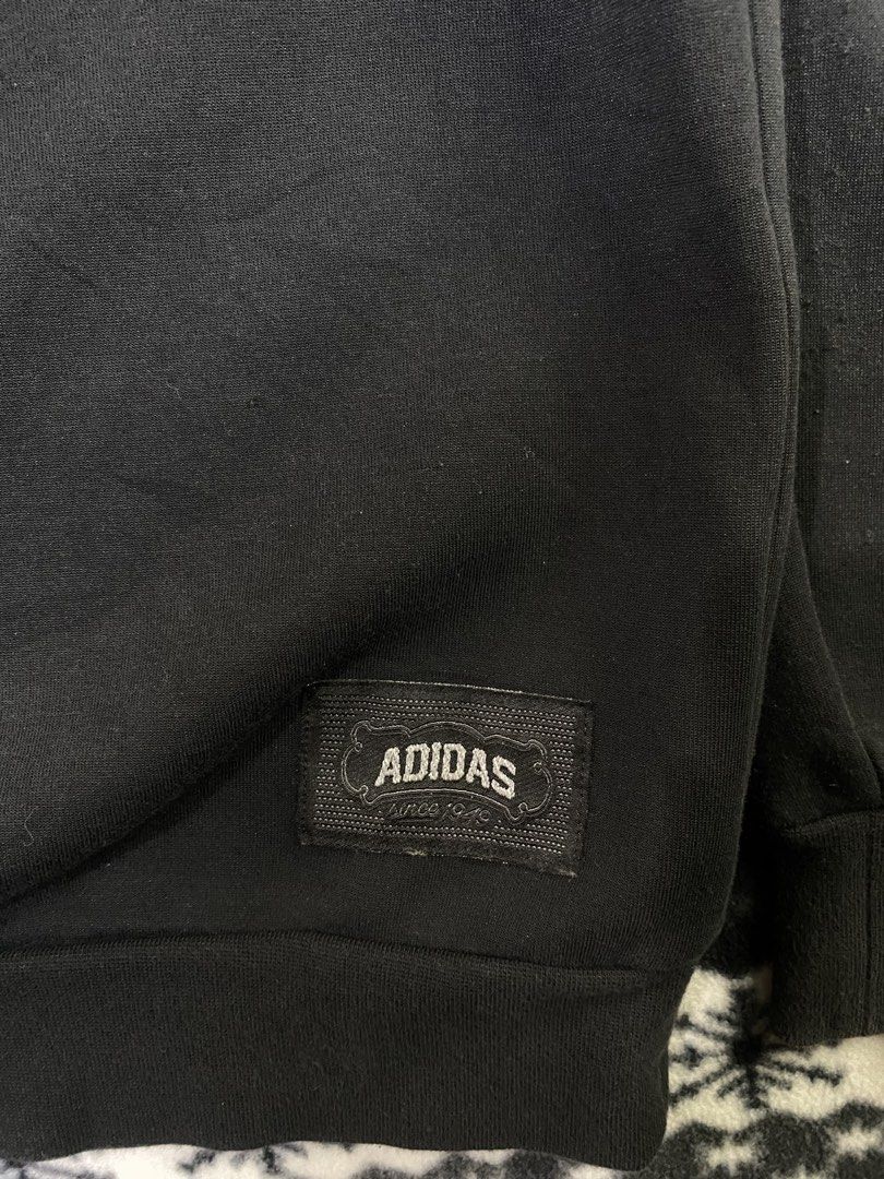 Adidas (Category: Coats, Jackets and Outerwear) located in General Santos City (Dadiangas). Submitted by nokkie_thrift (Listing ID 1464663039, Image 3). Description: Adidas Excellent condition Dimes 21.5x27.