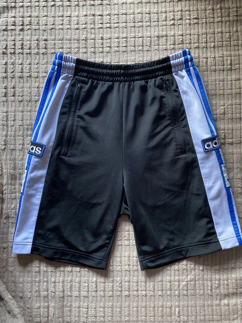Adidas ADICOLOR ADIBREAK short (Category: Shorts) located in Manila. Submitted by qxb7r4jst956965 (Listing ID 1464632582, Image 1). Description: ✅NEGOTIABLE Length- 19.1inch Width- 18.6inch Leg opening- 11inch Waist- 26-32 Thigh-10inch.