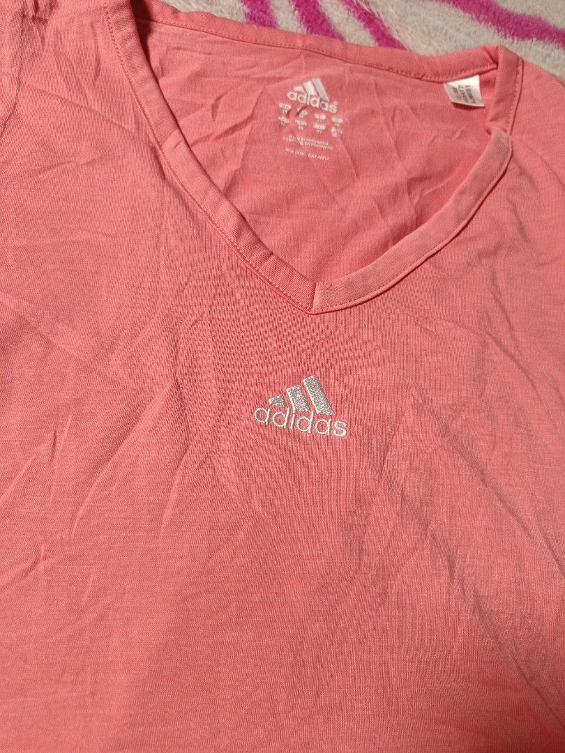 Adidas athletic sleeveless top (Category: Sleeveless) located in Binangonan. Submitted by uhwhynot (Listing ID 1464571108, Image 2). Description: .