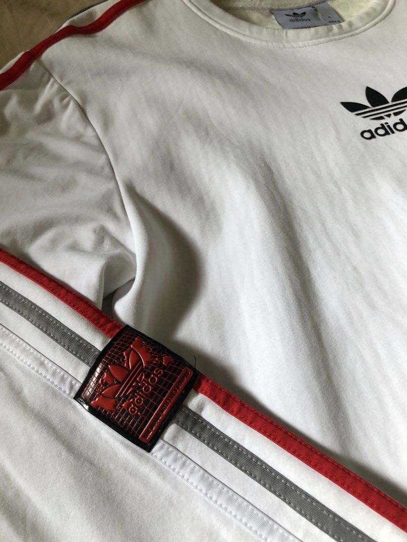 Adidas Big logo back hit sweater (Category: Coats, Jackets and Outerwear) located in Muntinlupa City. Submitted by josh_fitsnfinds (Listing ID 1464644793, Image 3). Description: excellent condition.