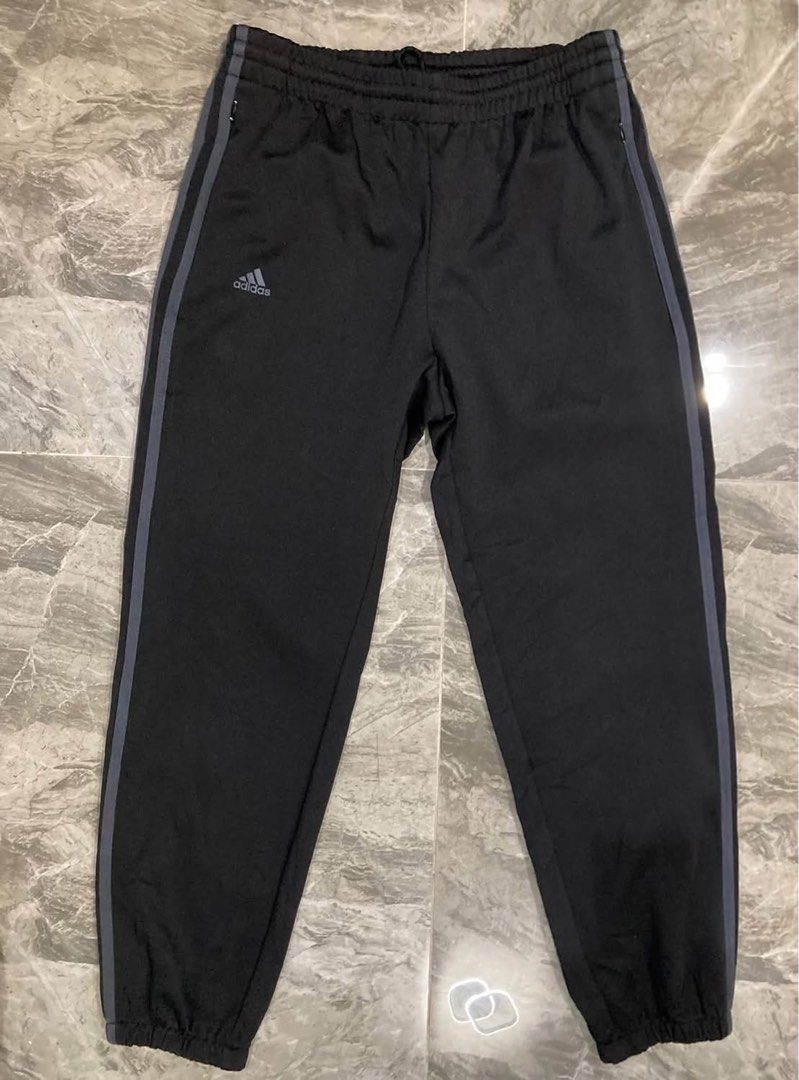 Adidas black jogger (Category: Joggers) located in General Santos City (Dadiangas). Submitted by amorhesthrift (Listing ID 1464639056, Image 2). Description: Good to new condition W-30-34 L35.6.