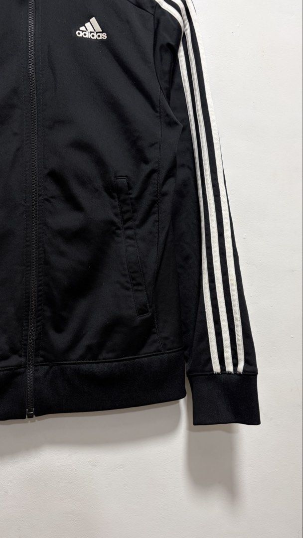 Adidas Black Track Jacket (Category: Coats, Jackets and Outerwear) located in Manila. Submitted by petlover777 (Listing ID 1464585778, Image 3). Description: Best fit to extra small (17.5 x 25.5) May issue sa print, check last picture 📍Pick up location: Barangay 235 Hall Abad Santos Manila 🛵Delivery: J&t | Lalamove.
