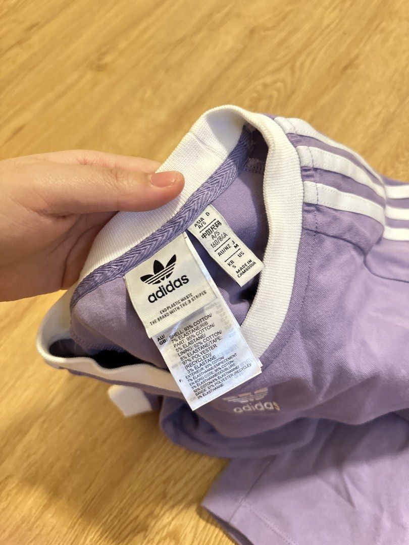 [ADIDAS] crop top with innerwear (Category: Others Tops) located in Cainta. Submitted by m4tchyyy (Listing ID 1464655855, Image 2). Description: 🍀 mode of payment: gcash or bdo 🍀 mode of delivery: j&t express, ggx, or same day delivery within metro manila feel free to inquire! 🩷.