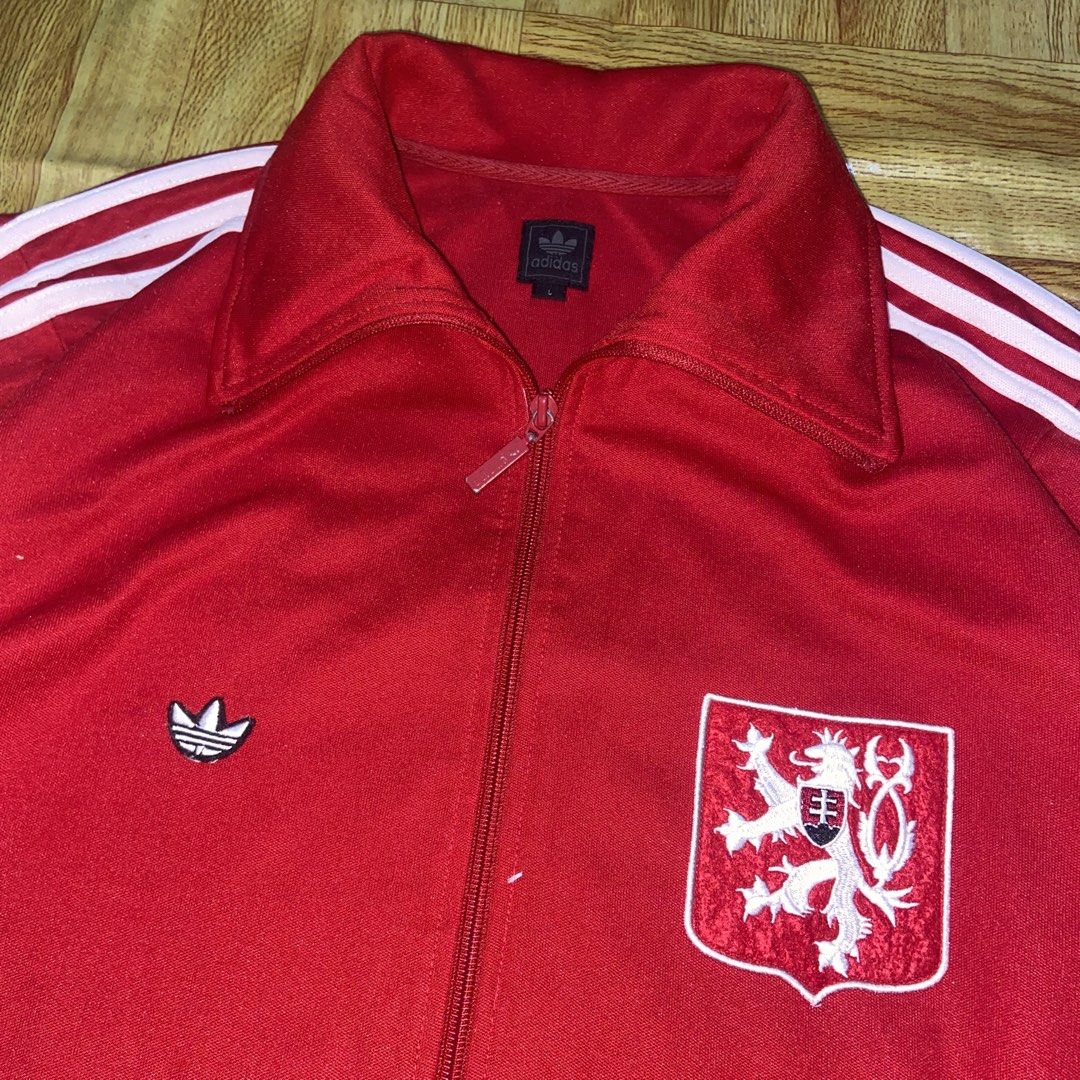 Adidas Czechoslovakia Country Track Jacket (Category: Activewear) located in Dasmarinas. Submitted by thrift2gems (Listing ID 1464587241, Image 2). Description: Adidas Czekchoslovakia County Track Jakcet✨ -WIDTH: 22 -LENGTH: 27.5 -COLOR RATE: 9.5/10 -CONDITION: 9.2/10 -ISSUE: NONE.