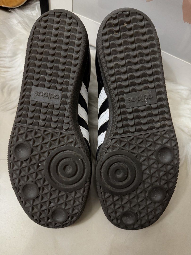 Adidas Samba (Category: Sneakers) located in Pasig City. Submitted by silent.finders.keepers (Listing ID 1464700762, Image 2). Description: .