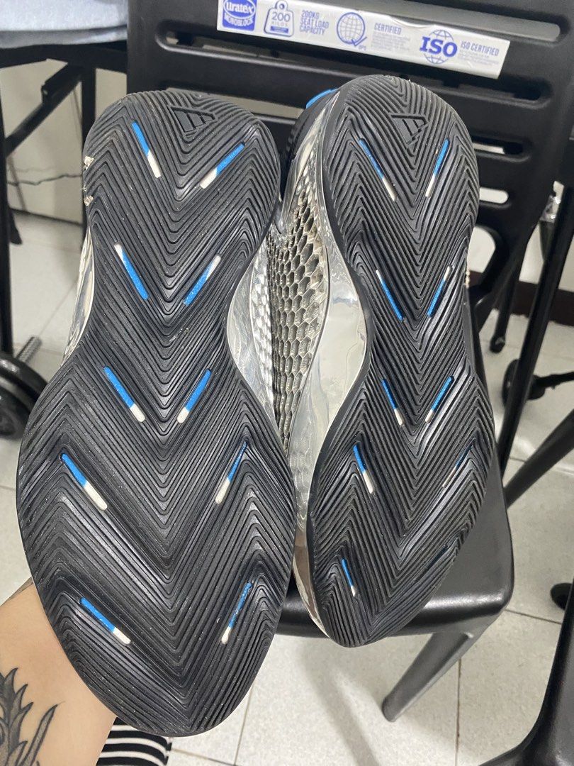 AE 1 silver mid (Category: Sneakers) located in Quezon City. Submitted by polgas_silog (Listing ID 1464703912, Image 3). Description: Authentic Used 2x only on hardwood.