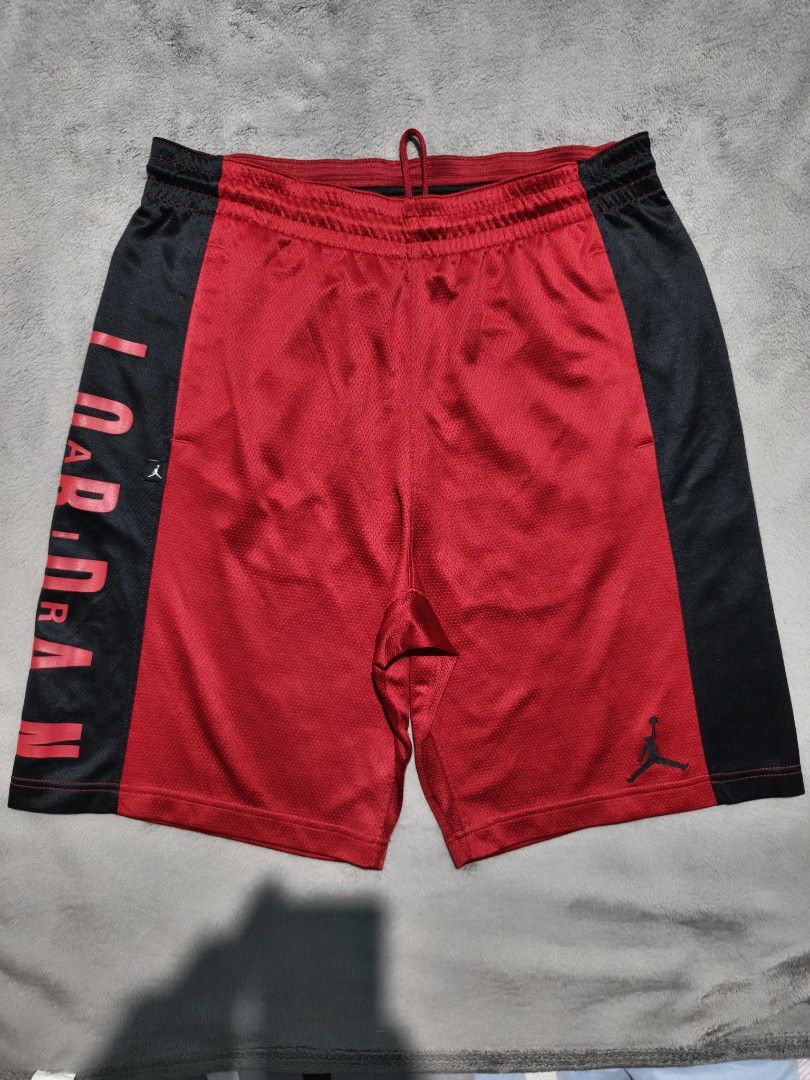 AIR JORDAN (Category: Shorts) located in Butuan. Submitted by miltonpulido (Listing ID 1464746944, Image 1). Description: size 32 strechable with lace 19length 12 hem no issue sign of usage only excellent condition.