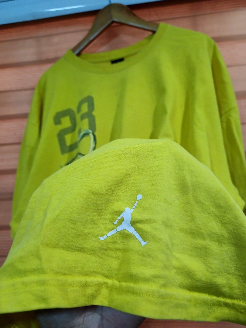 Air Jordan "23" Shirt (Category: Tshirts & Polo Shirts ) located in Cabuyao City. Submitted by dthrifts (Listing ID 1464734714, Image 3). Description: 30.5 W 34.5 L Authentic Stains (Needs Wash) Good Condition.
