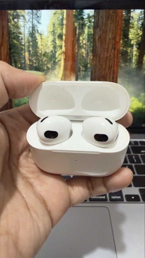 Airpods 3rd Gen with Charging Case and Box (Category: Earphones) located in Pasig City. Submitted by rossie_rossie (Listing ID 1464643600, Image 2). Description: - Apple Airpods 3rd Generation - Right earbud is fully functional - Left earbud included for repair purposes (free) - Comes with original charging case - Original packaging included - Original purchase price: PHP 10,990.00 .