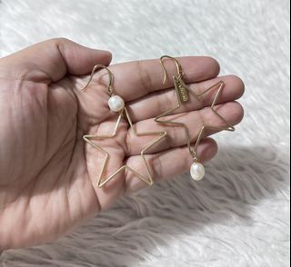 (Category: ) located in . Submitted by dalle_closet (Listing ID 1464715250, Image 1). Description: .
