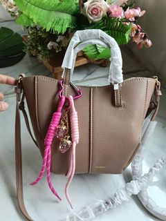 (Kategori: ) berada di . Dikirim oleh arniesstuff (ID iklan 1464681663, Gambar 1). Deskripsi: .