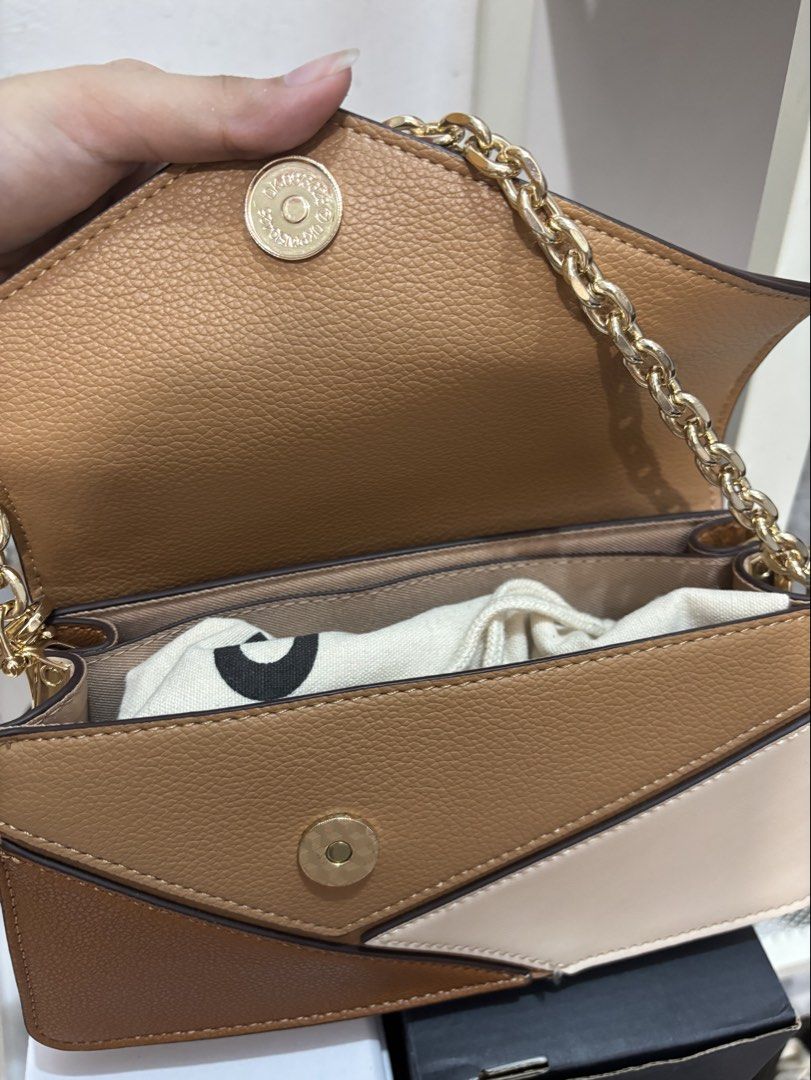 Aldo Brown Bag (Category: Cross-body Bags) located in Quezon City. Submitted by den.declutters (Listing ID 1464580477, Image 2). Description: .
