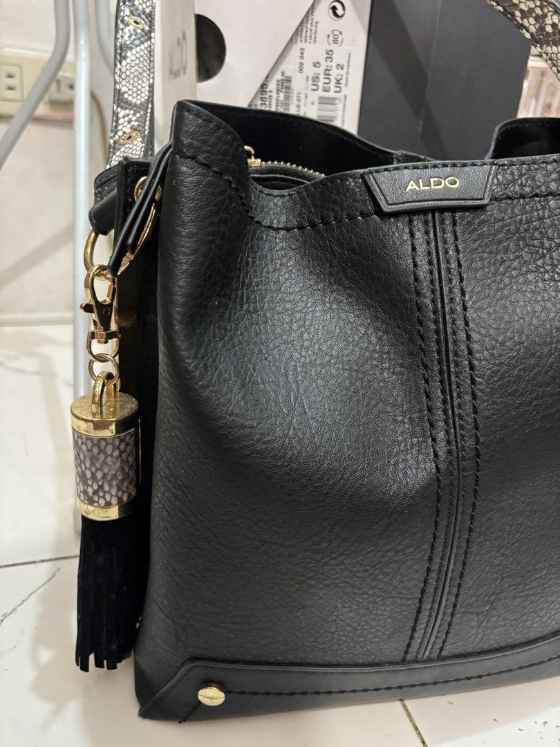 Aldo shoulder bag (Category: Shoulder Bags) located in Quezon City. Submitted by den.declutters (Listing ID 1464580602, Image 2). Description: .