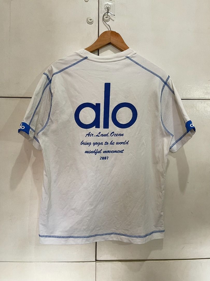 ALO 'BLUE SIDE STITCHES NOTES' SHIRT (Category: Tshirts & Polo Shirts ) located in Manila. Submitted by ako.si.lemmor (Listing ID 1464639595, Image 3). Description: This item is thrifted, manage your expectation. Dimes: 21.5X27.5 (XL) Color rate: 9/10 Issue: Signs of usage Ship at your own cost or pickup Mandaluyong..