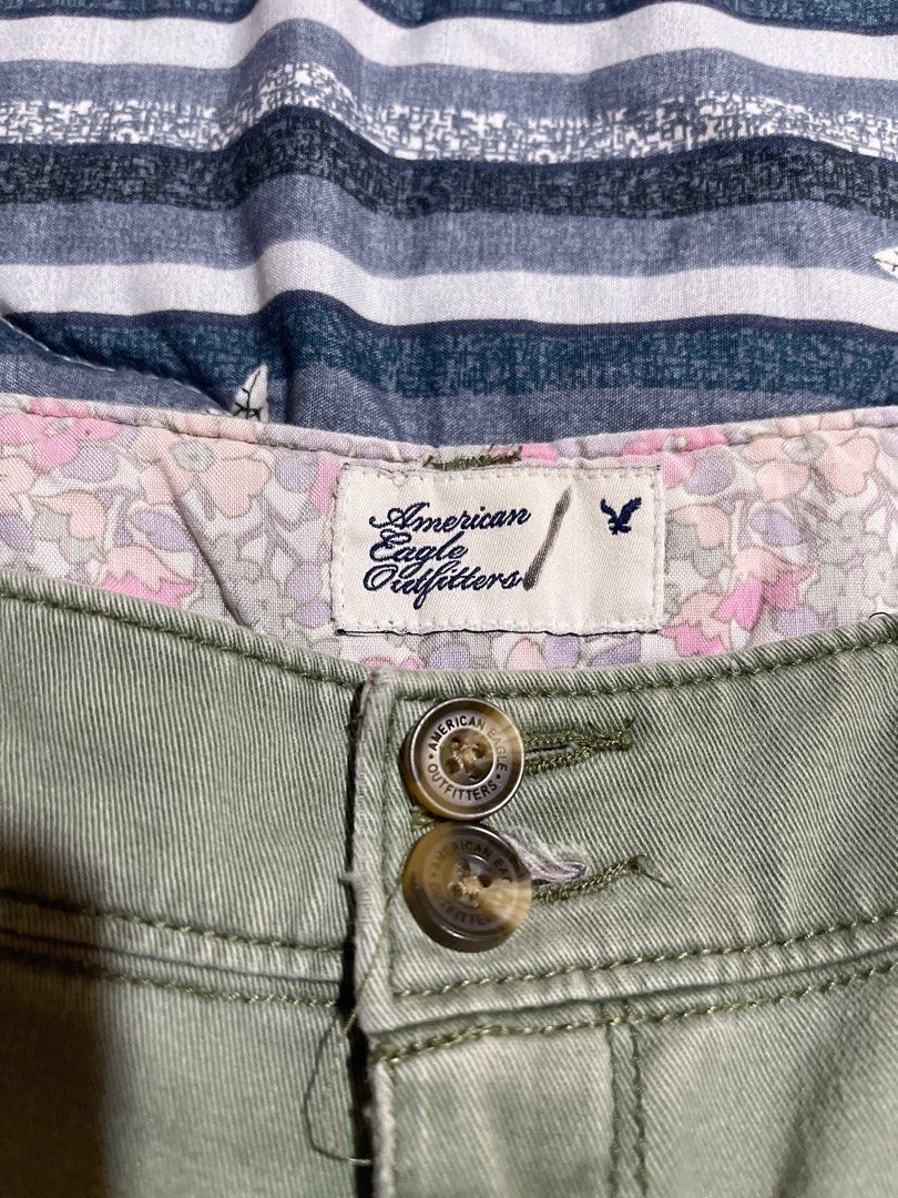 American Eagle Outfitters Olive Green Shorts (Category: Shorts) located in Quezon City. Submitted by donnabelle7572 (Listing ID 1464667803, Image 3). Description: Waist-31" Lenght-9".