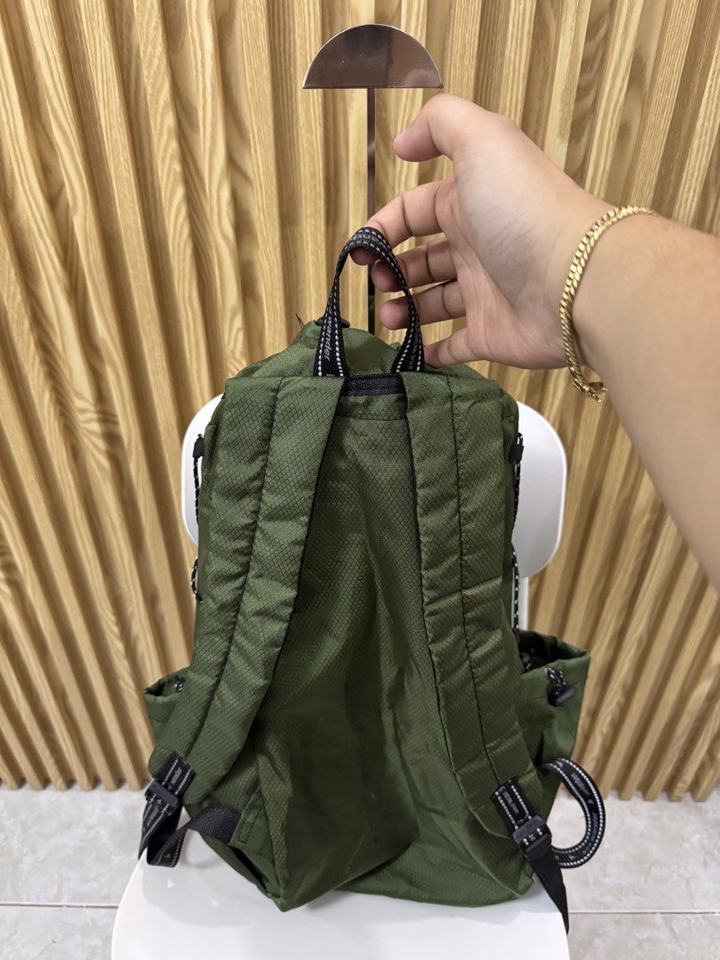 And Wander Lightweight Sil Daypack Green (Category: Backpacks) located in Cavite. Submitted by PRIVATE.Selection (Listing ID 1464620182, Image 3). Description: And Wander Lightweight Sil Daypack Green Ideal for running, trekking, biking, and hiking Size: 18L Good as new no issues .