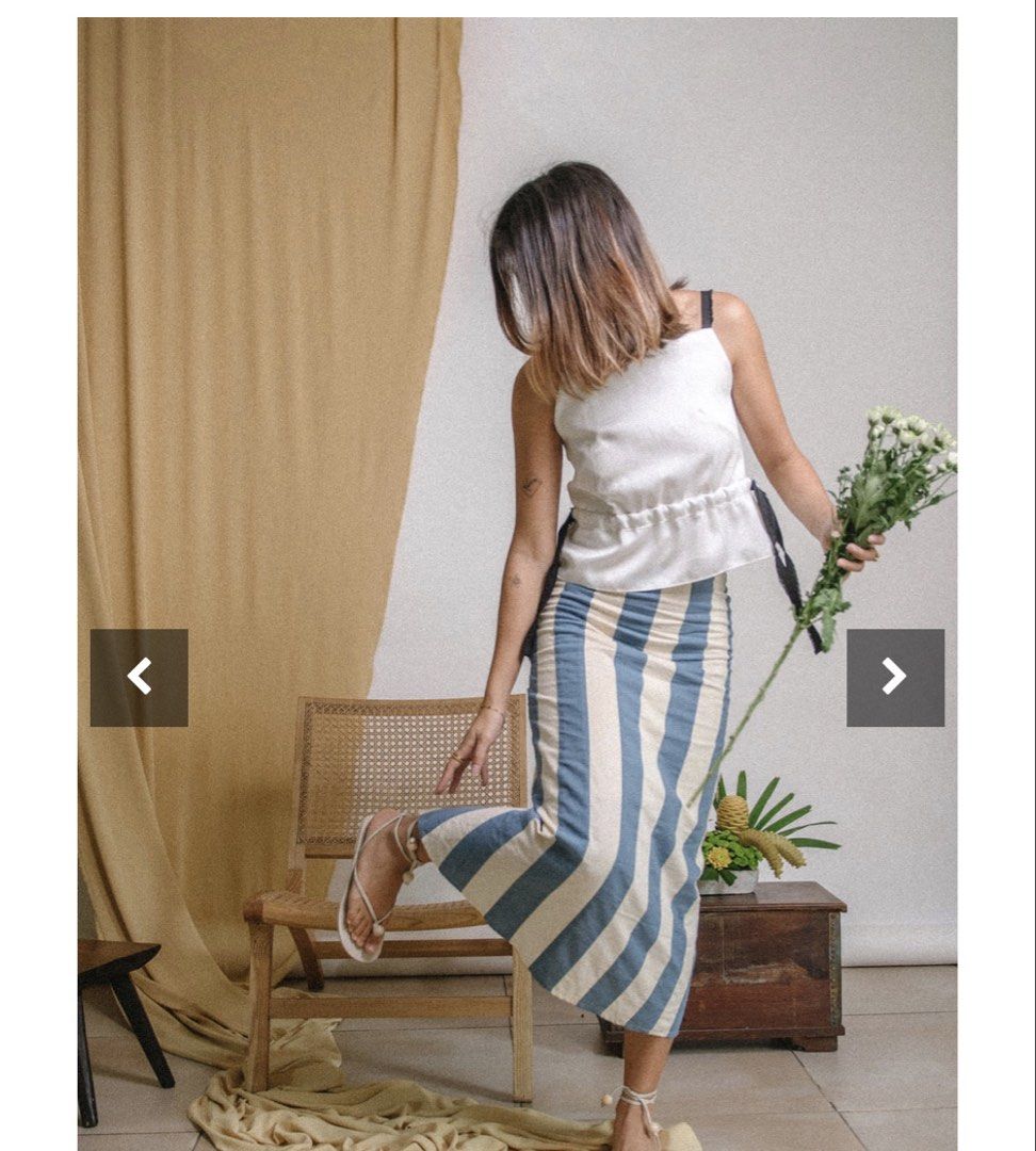 Anika Liv Top (Category: Blouses) located in Makati City. Submitted by martina.declutters (Listing ID 1464640810, Image 1). Description: Can include anika tote.