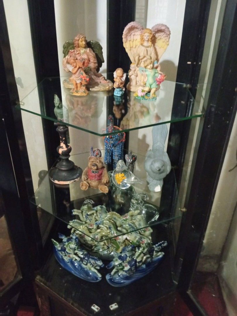 Antique Vintage Figurines Set (Category: Figurines & Statues) located in Quezon City. Submitted by blacked.market (Listing ID 1464594089, Image 1). Description: Notes: Selling as a Set/Take all. Mode of Payment: Cash/Gcash Preferred Meetup Place: Puregold North Commonwealth Pickup Delivery: Should be arranged by the Buyer (Payment first before pickup of item). Thanks for viewing. Check out my other listings.🙂.