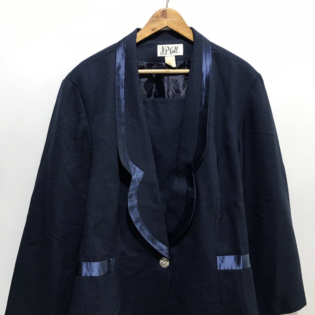 A.P FALL Blue Blazer | Suit |Coat (Category: Coats, Jackets and Outerwear) located in Cavite. Submitted by tanya.valentin (Listing ID 1464687187, Image 1). Description: - 30x30.