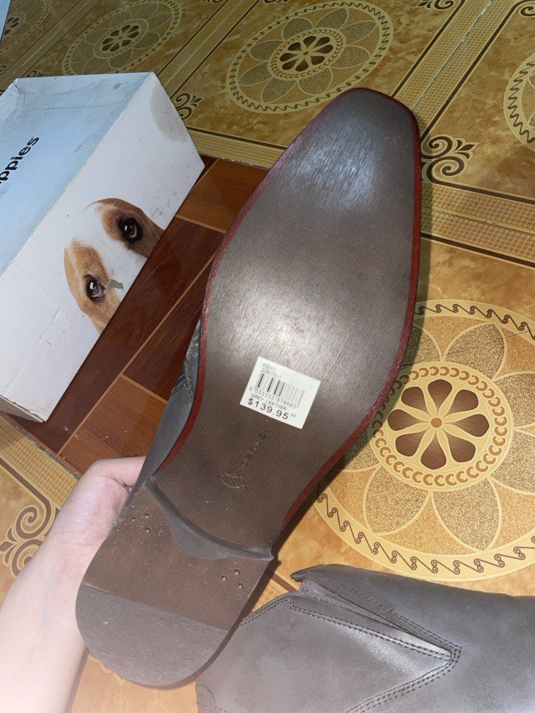 Apostle Men’s Shoes (Category: Casual Shoes) located in Manila. Submitted by peansandtobs (Listing ID 1464697888, Image 3). Description: Aus Brand Pre loved Orig price: 8k MOP: STRICTLY Gcash payment upon pick up only. NO COD/PABILI SERVICE ‼️.