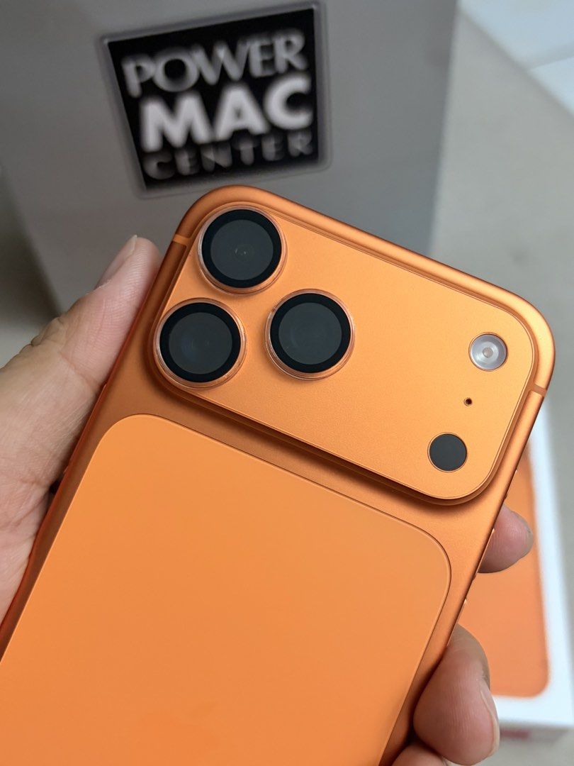 Apple iPhone 17 Pro Max 256GB Cosmic Orange (Category: iPhone 17 Series) located in Manila. Submitted by kevin.cee (Listing ID 1464735931, Image 3). Description: For Sale Only‼️ NO TO SWAP 🚫 Meet Up📍 Timog Ave Starbucks, Sm The Block, Trinoma, Greenhills Only Last Price: ₱65,000 RFS: Need Cash -Factory Unlocked (Any Sim) -100% Makinis (Pwede Sa Maarte) -No history of Repair (Slightly Used) -100% Batt Health / 62 Cycle Count Inclusions: •Origina