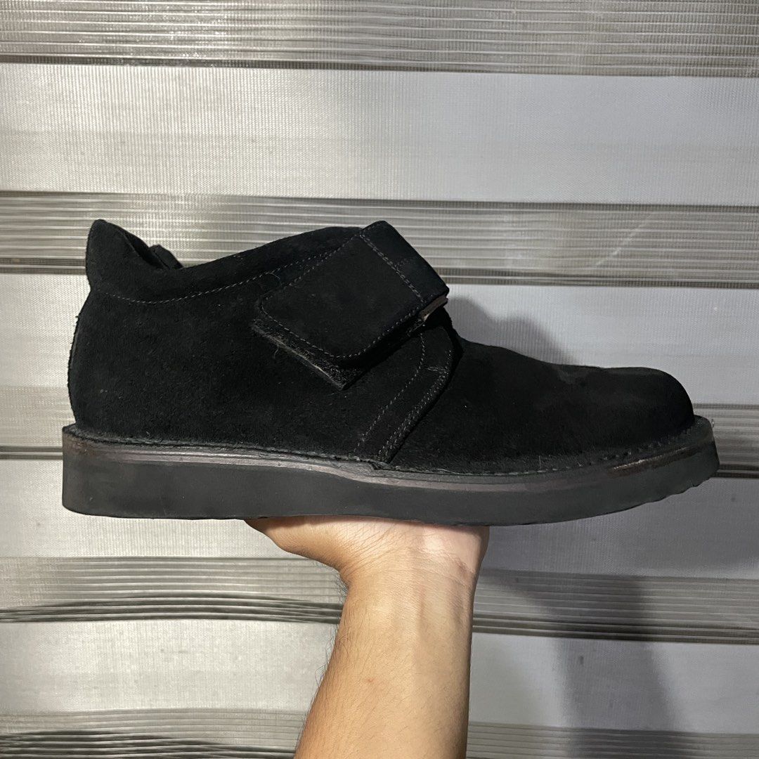 ARCHIVED(?) TAKEO KIKUCHI MID-TOP SINGLE MONK STRAP SHOEd (Category: Dress Shoes) located in Muntinlupa City. Submitted by smg1771 (Listing ID 1464734856, Image 2). Description: ARCHIVED(?) TAKEO KIKUCHI MID-TOP SINGLE MONK STRAP SHOE 26cm/8us/41eu japan-made lightly used, almost new issue: sticker residue stain po yung nasa toe (right pair) more likely washable with soap minimal drags, hindi upod dm me!.