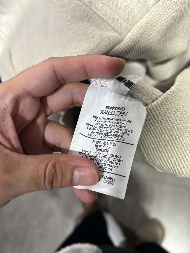 Arcteryx Embroided (Category: Coats, Jackets and Outerwear) located in Manila. Submitted by mrpalkups666 (Listing ID 1464573836, Image 2). Description: .