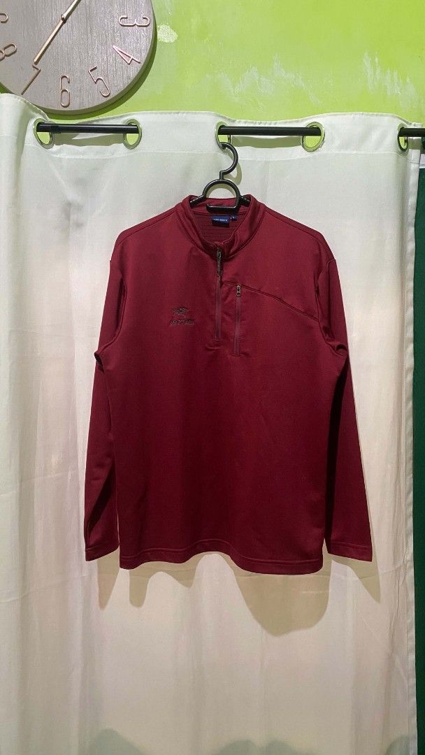 Arc'teryx Maroon Half-Zip Pullover Size L (Category: Coats, Jackets and Outerwear) located in Quezon City. Submitted by elihur.tuazon (Listing ID 1464737564, Image 1). Description: - Brand: Arc'teryx - Item: Half-zip pullover - Color: Maroon red - Size: L (tag on collar) - Features: Embroidered logo, left chest zippered pocket, stand-up collar, structured textured inner neckline - Condition: Great outdoor piece, ready to wear - Perfect for hiking