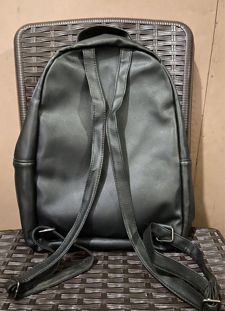 Ardene Plaid & Black Leather Backpack (Category: Backpacks) located in Guinobatan. Submitted by jadieee_young22 (Listing ID 1464578132, Image 2). Description: Ardene Plaid & Black Leather Backpack - Medium backpack - Classic plaid pattern with leather - Multiple compartment zippers - Adjustable shoulder straps - Clean interior lining with ardene brand patch - Never used Rfs: decluttering :).
