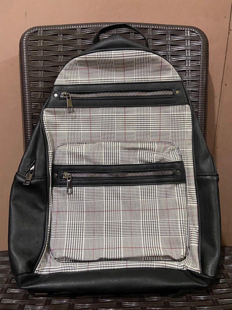 Ardene Plaid & Black Leather Backpack (Category: Backpacks) located in Guinobatan. Submitted by jadieee_young22 (Listing ID 1464578132, Image 1). Description: Ardene Plaid & Black Leather Backpack - Medium backpack - Classic plaid pattern with leather - Multiple compartment zippers - Adjustable shoulder straps - Clean interior lining with ardene brand patch - Never used Rfs: decluttering :).