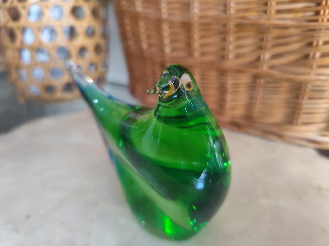 Art Glass Bird (Category: Vases & Decorative Bowls) located in Dipolog. Submitted by thriftteata (Listing ID 1464572039, Image 3). Description: no chips.