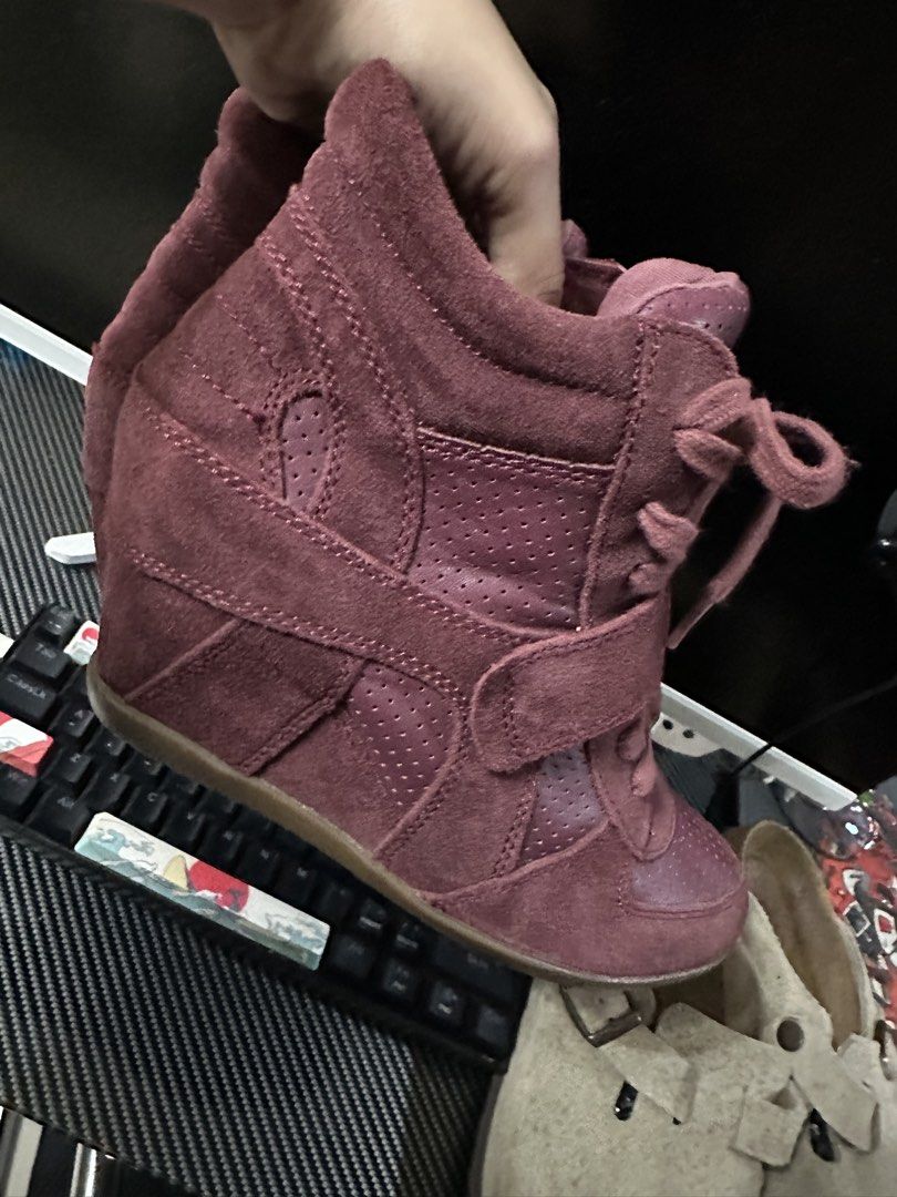 ASH Bowie Suede Leather Wedge Sneakers (Category: Wedges) located in Butuan. Submitted by wear.next (Listing ID 1464711429, Image 2). Description: Size 37 No inclusions .