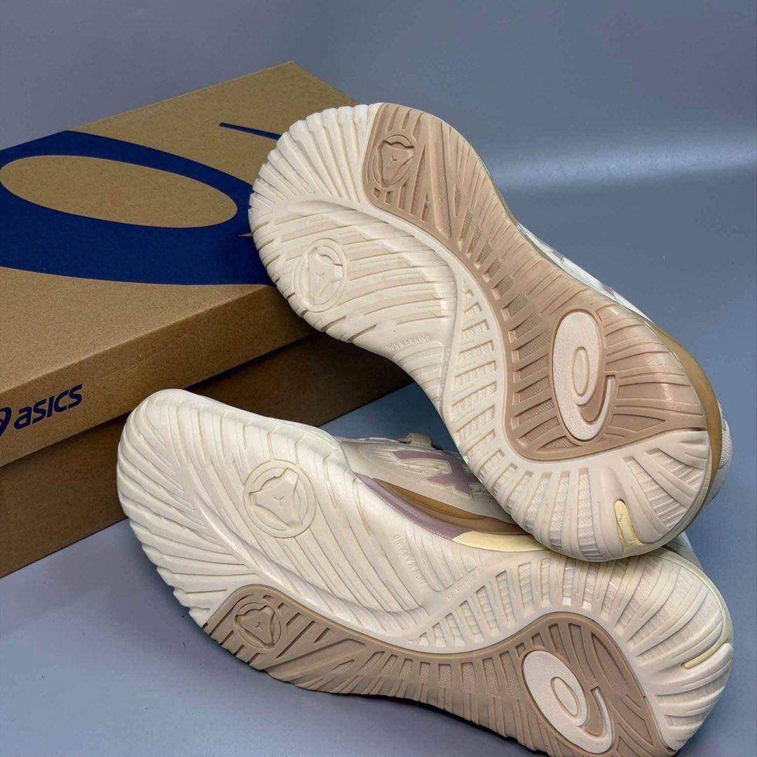 ASICS for WOMEN 🇻🇳 36-40 (Category: Sneakers) located in General Trias. Submitted by nammygoodies04 (Listing ID 1464604807, Image 2). Description: Asics for women 🇻🇳 36-40 Vietnam import 🇻🇳 Quality 💯 Dm for order 💌 Pwede pay upon pick up delivery 💯 Sizes : Women 36-40 .