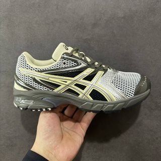 (Category: ) located in . Submitted by pickplanet_sneaker_shirt (Listing ID 1464710666, Image 1). Description: .